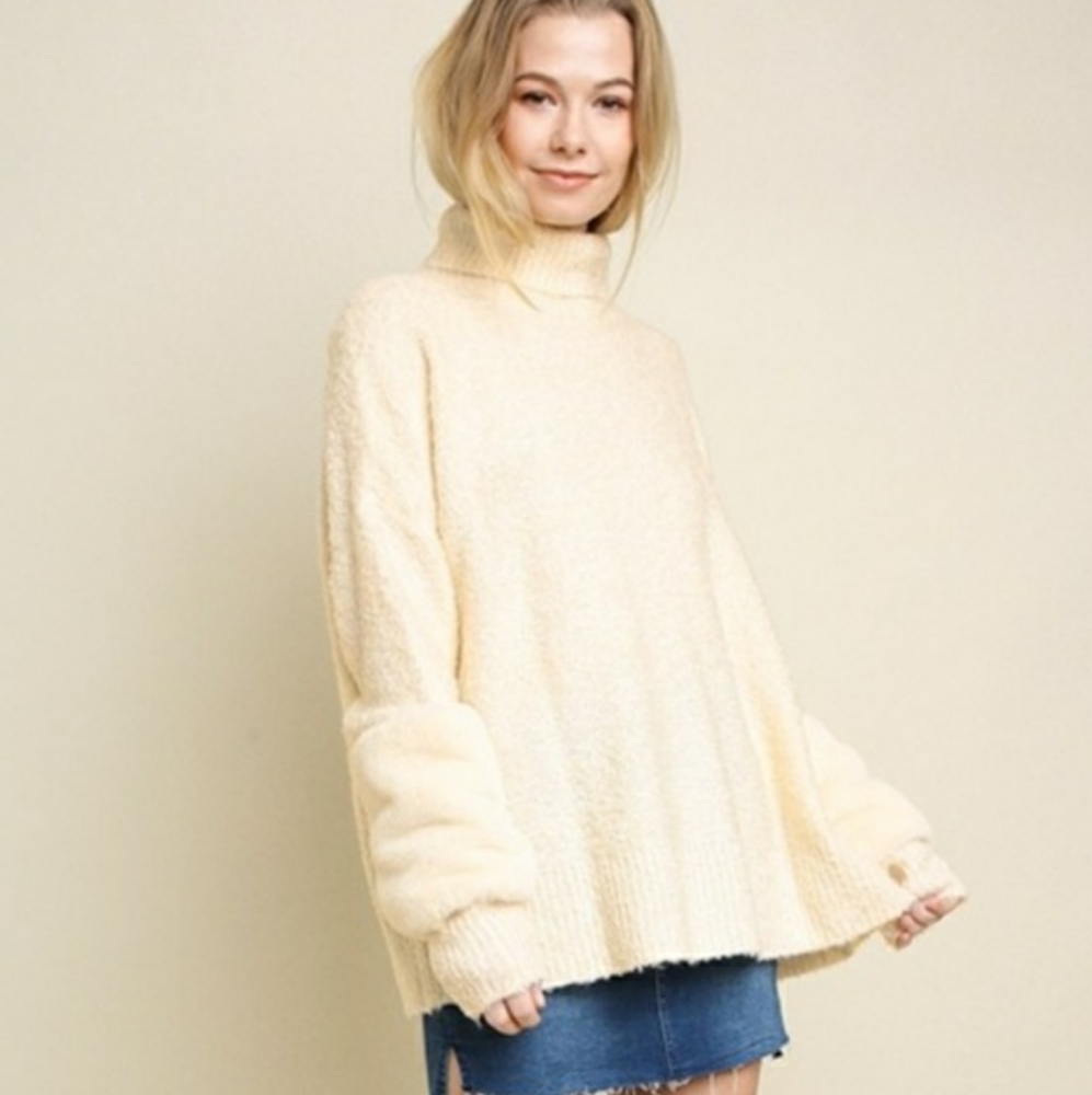 Turtle neck sweater with sleeve detail